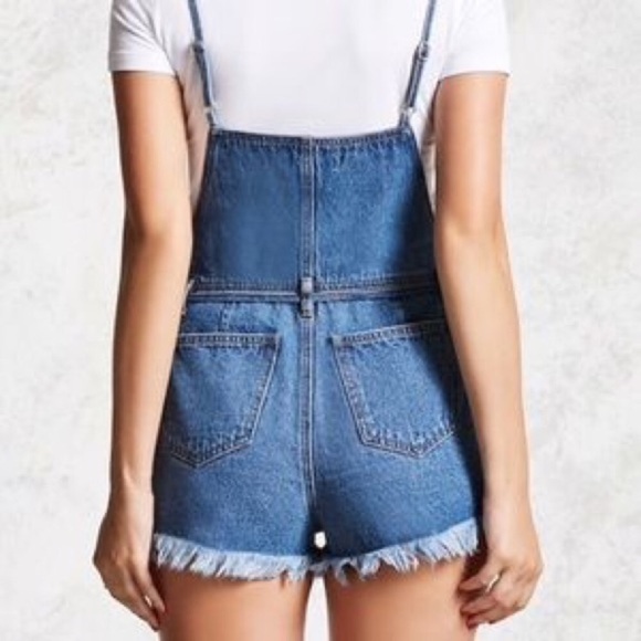 Forever21 Distressed cheeky overall shorts - Picture 3 of 6